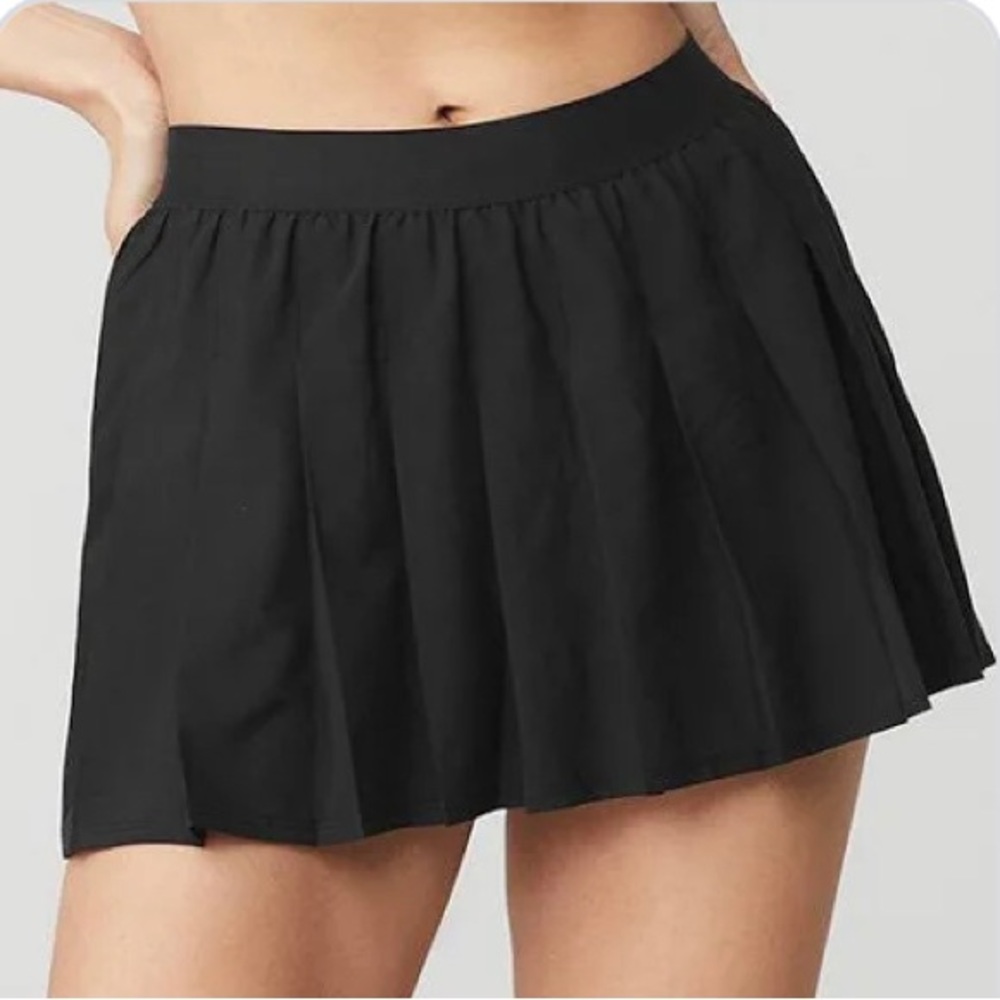 alo yoga black varsity tennis skirt